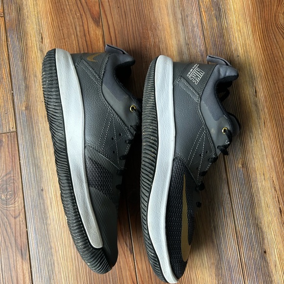 Nike Fly By II low top athletic sneaker gray gold. Men’s 9 - Picture 5 of 9